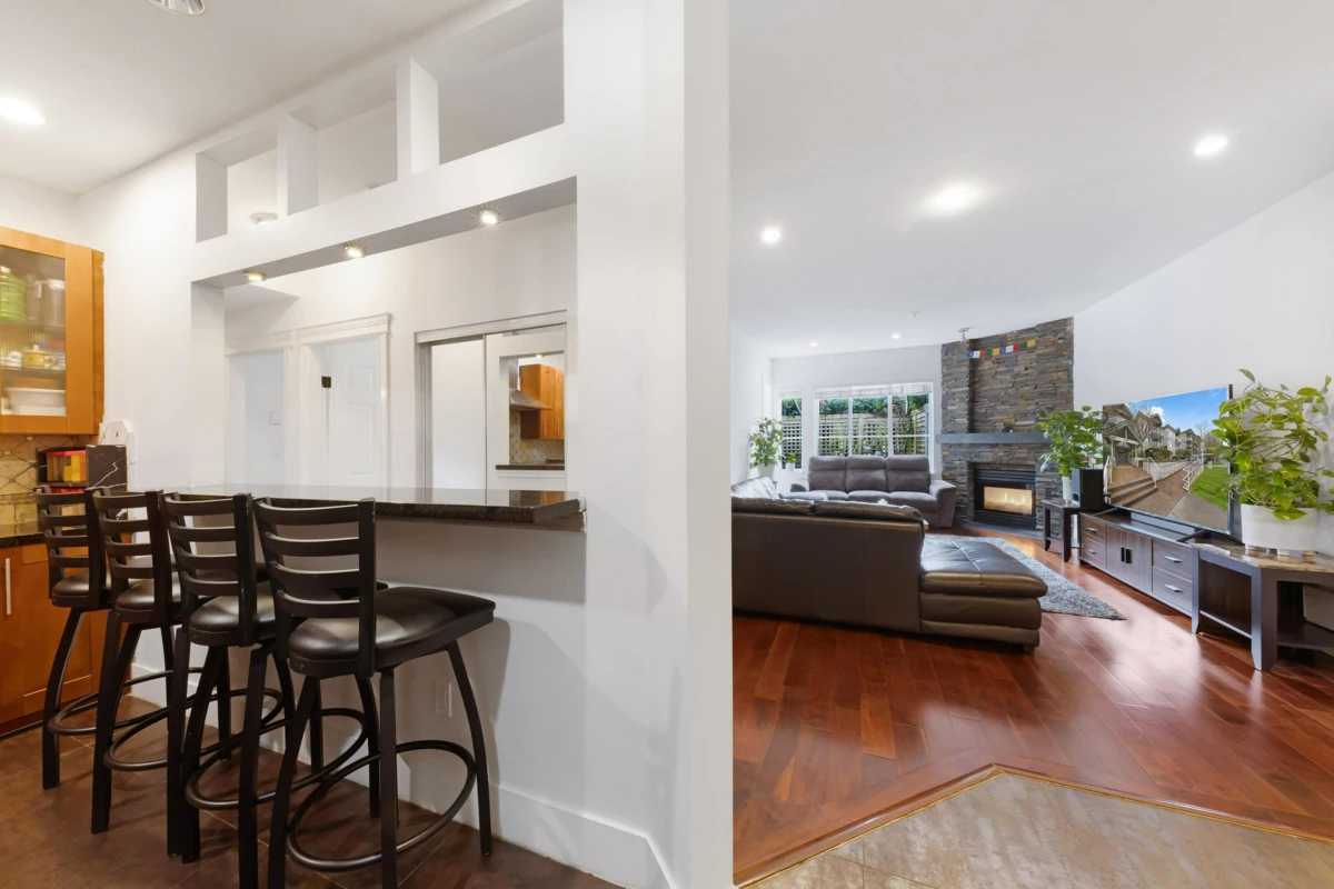 Primary Bathroom Photo of 106 10665 139 Street, Surrey, BC