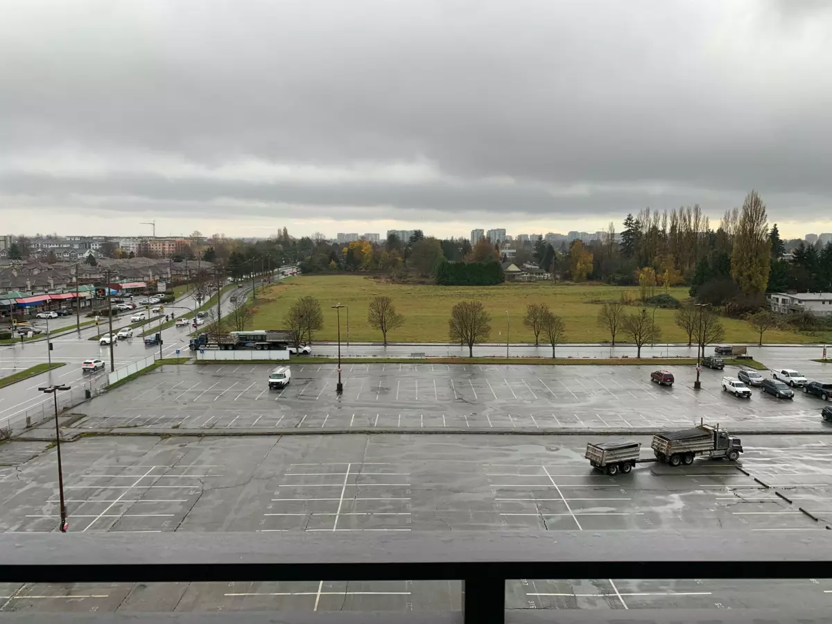 Walk-In Closet Photo of 919 3300 Ketcheson Road, Richmond, BC