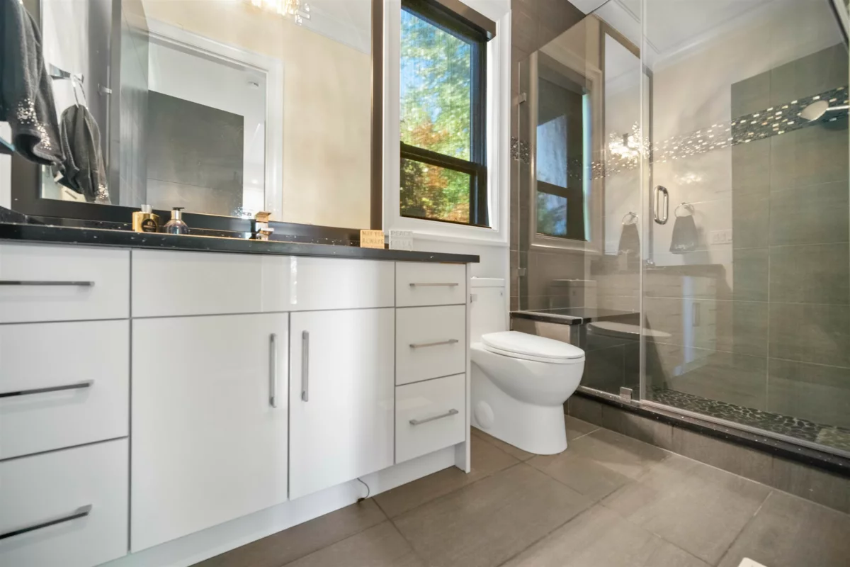 Primary Bathroom Photo of 3852 156a Street, Surrey, BC