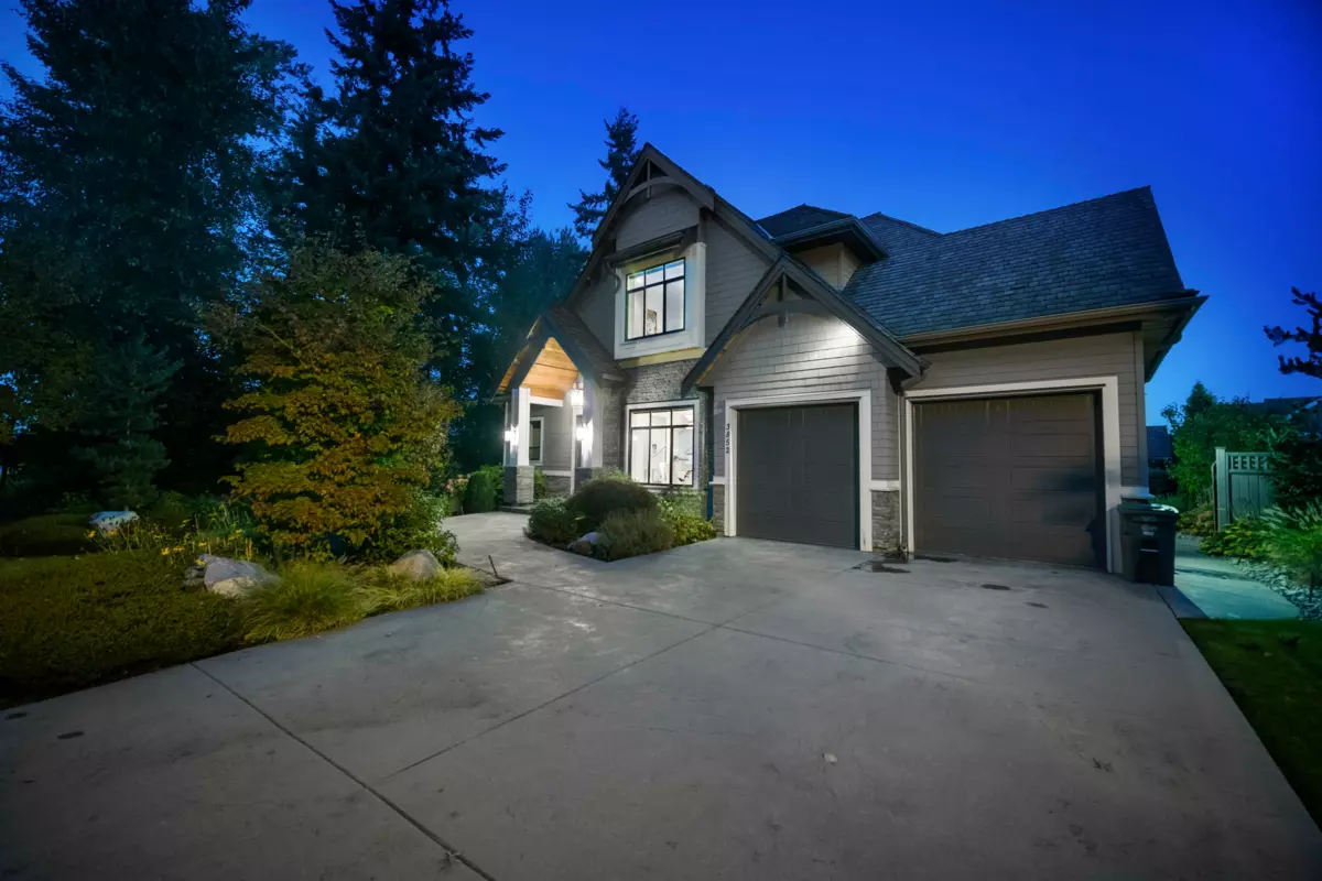 Swimming Pool Photo of 3852 156a Street, Surrey, BC