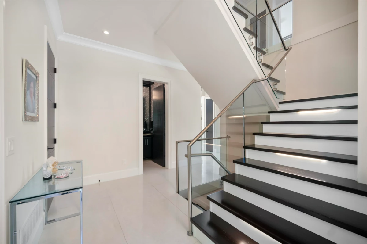 Walk-In Closet Photo of 3852 156a Street, Surrey, BC