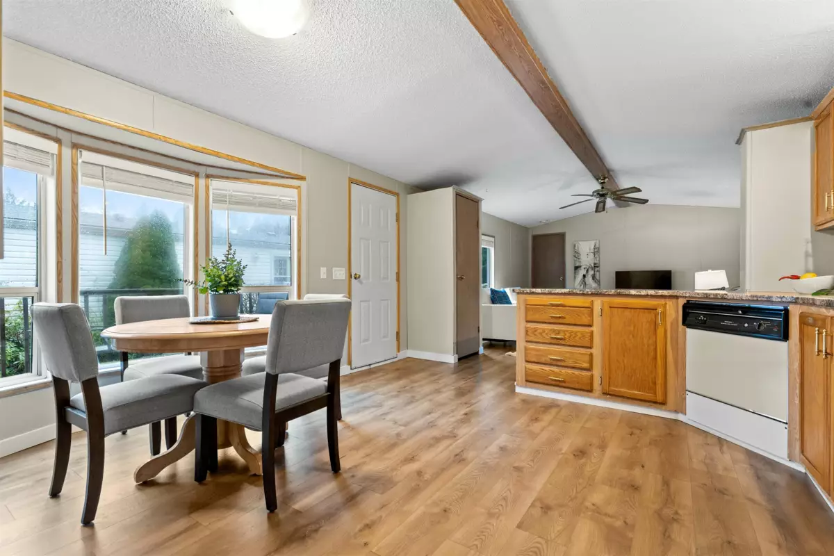 Breakfast Nook Photo of 216 45835 Sleepy Hollow Road, Cultus Lake, BC