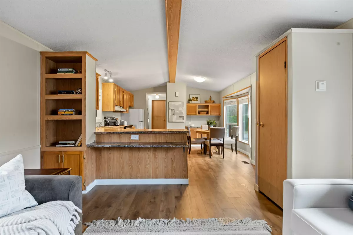 Dining Area Photo of 216 45835 Sleepy Hollow Road, Cultus Lake, BC