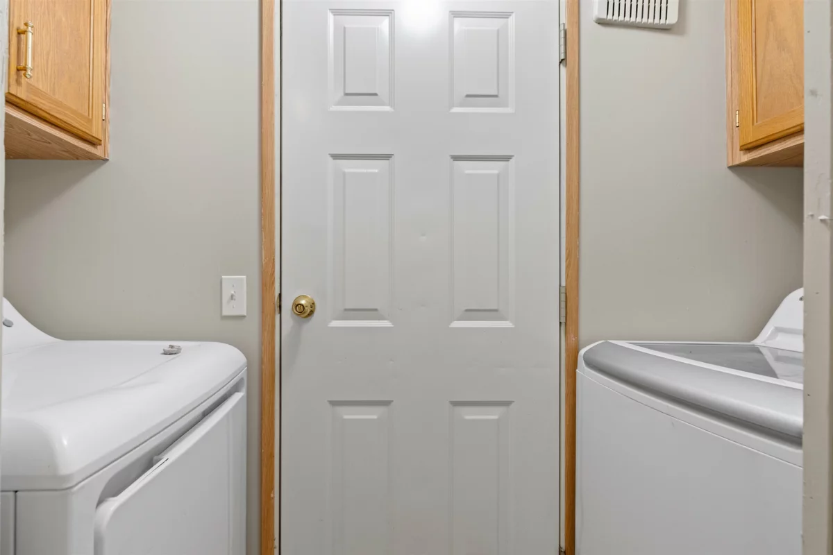 Entry Foyer Photo of 216 45835 Sleepy Hollow Road, Cultus Lake, BC