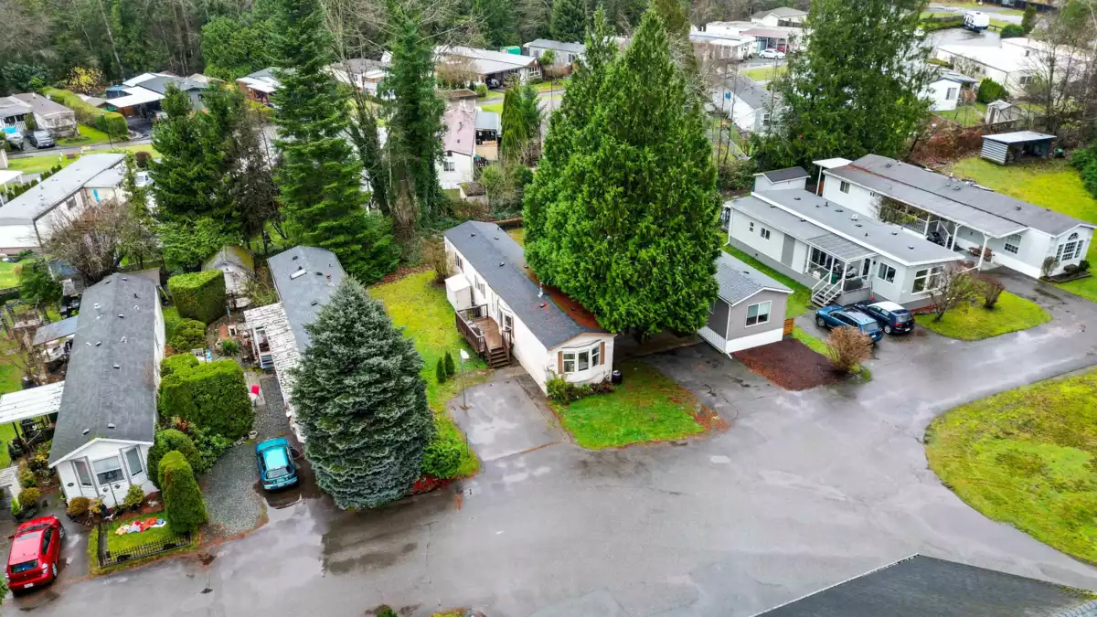 Hot Tub / Spa Photo of 216 45835 Sleepy Hollow Road, Cultus Lake, BC