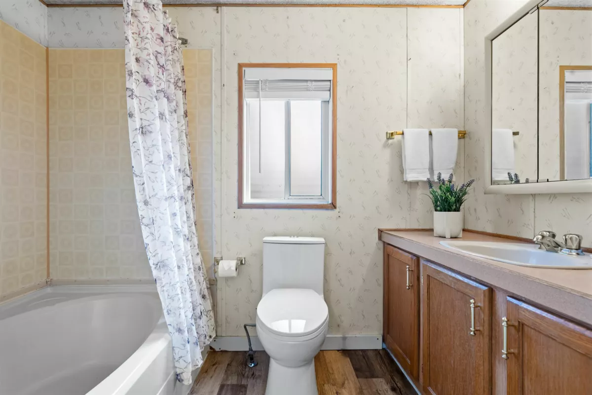 Laundry Room Photo of 216 45835 Sleepy Hollow Road, Cultus Lake, BC