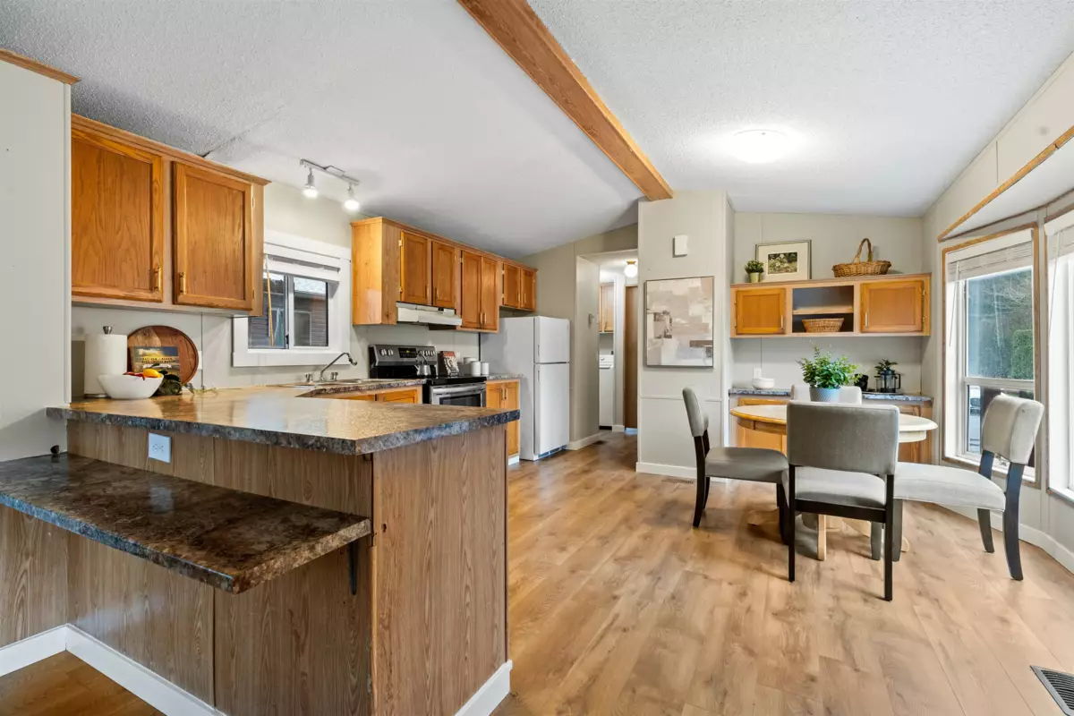 Primary Bathroom Photo of 216 45835 Sleepy Hollow Road, Cultus Lake, BC