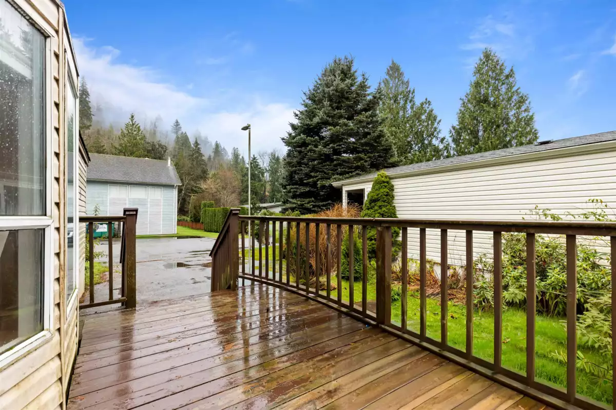 Staircase Photo of 216 45835 Sleepy Hollow Road, Cultus Lake, BC