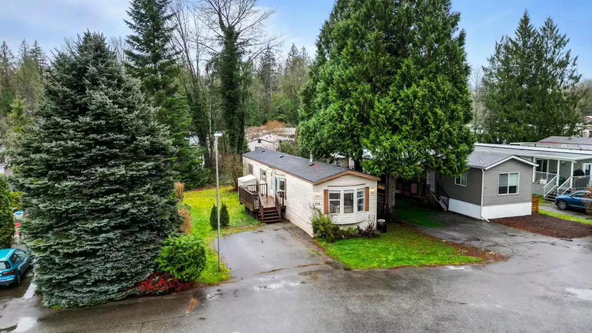 Swimming Pool Photo of 216 45835 Sleepy Hollow Road, Cultus Lake, BC