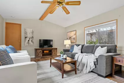 Family Room Photo of 216 45835 Sleepy Hollow Road, Cultus Lake, BC