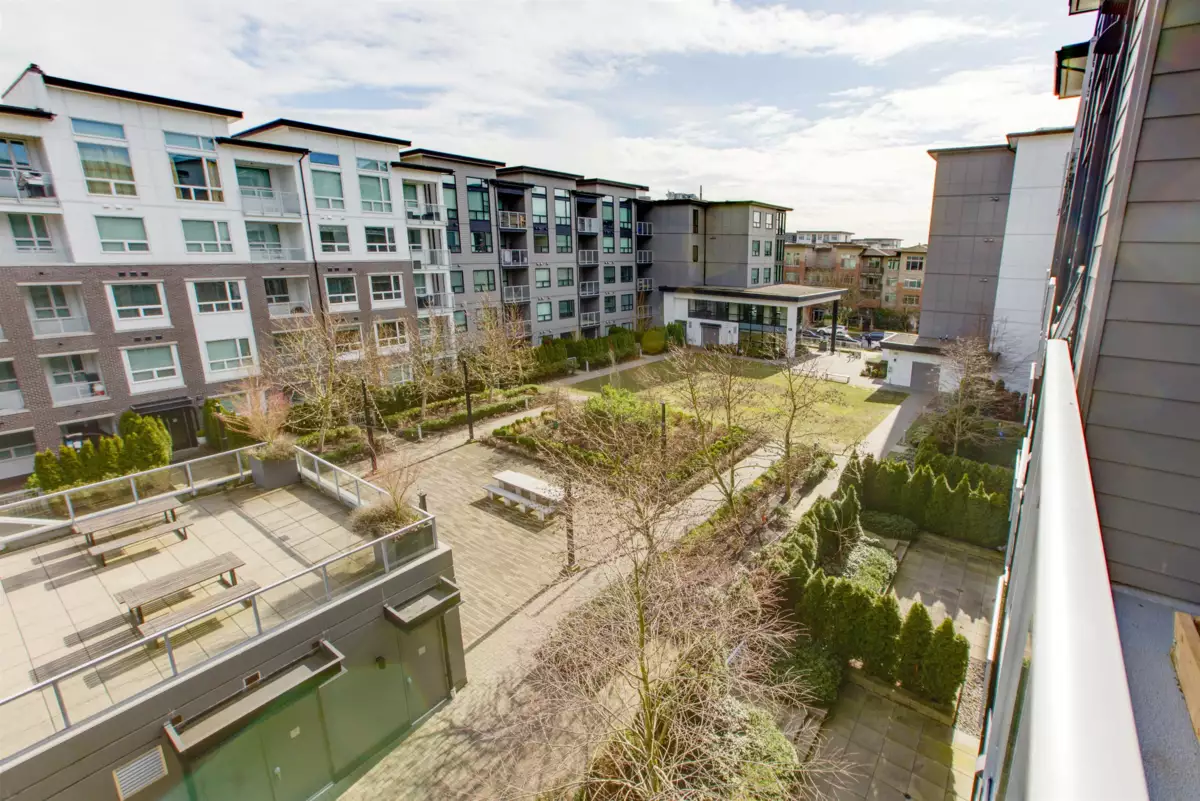 Mudroom Photo of 422 9213 Odlin Road, Richmond, BC