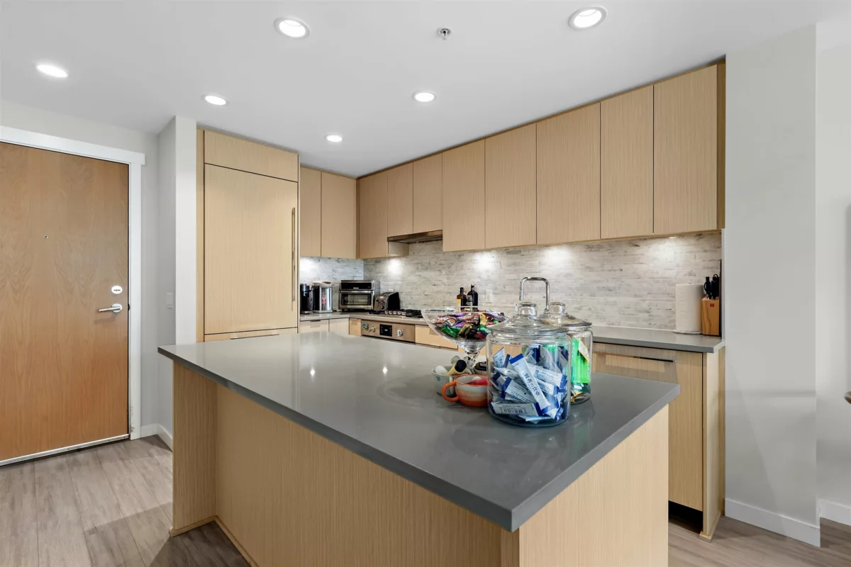 Primary Bathroom Photo of 422 9213 Odlin Road, Richmond, BC