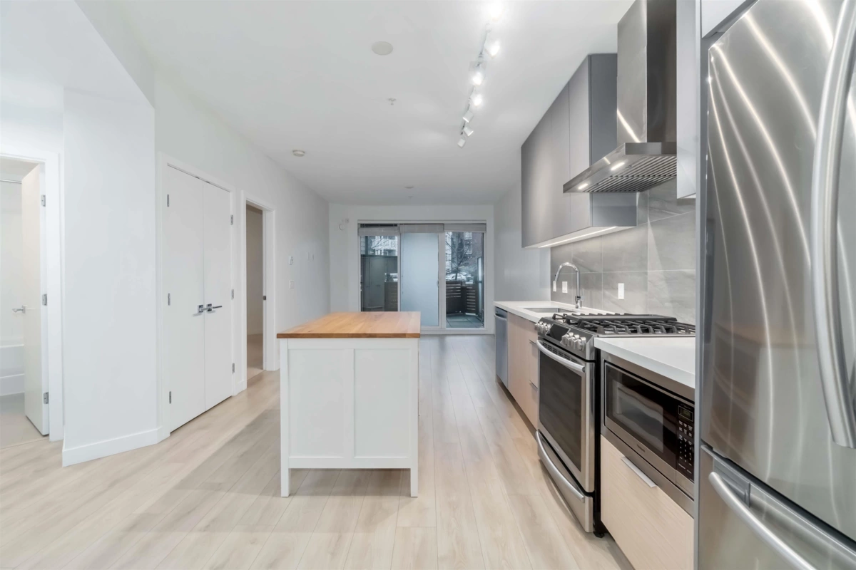 Kitchen Island Photo of 114 603 Regan Avenue, Coquitlam, BC