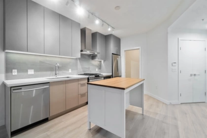 114 603 Regan Avenue, Coquitlam, BC, Coquitlam West — 1 bed apartment/condo for sale