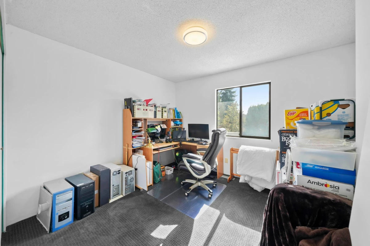 Hallway Photo of 2160 Dorset Avenue, Port Coquitlam, BC