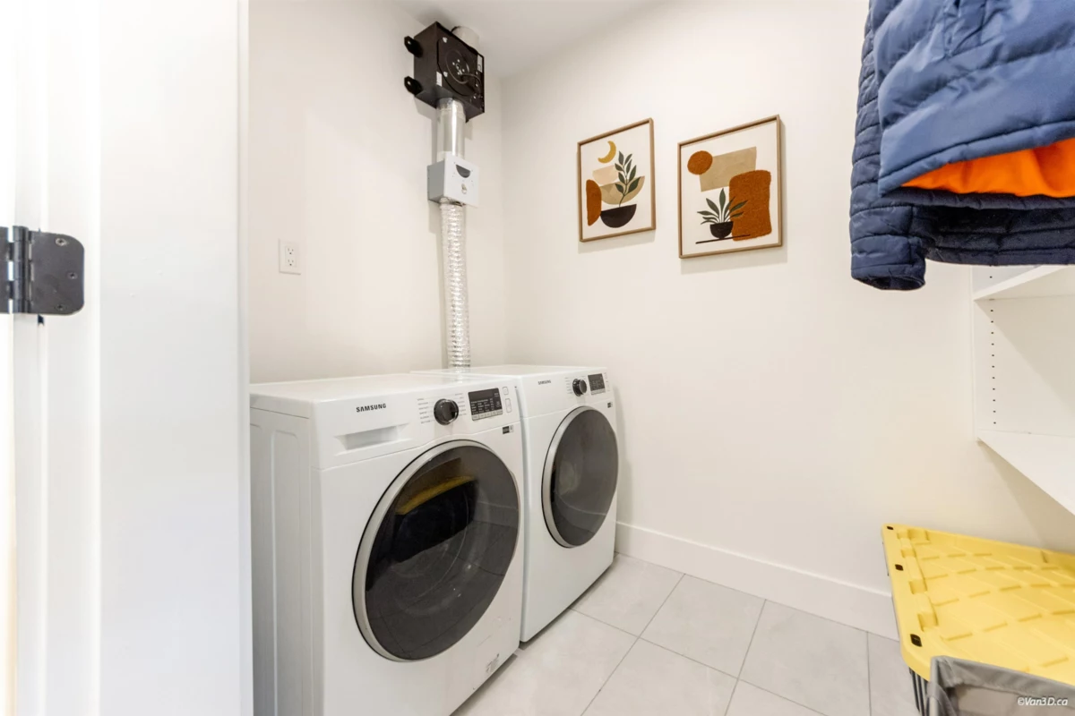 Entry Foyer Photo of 207 19935 75a Avenue, Langley, BC