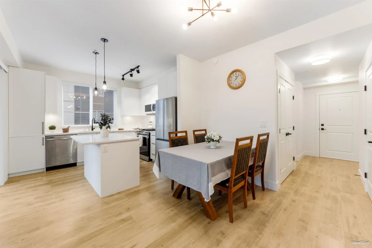 Kitchen Photo of 207 19935 75a Avenue, Langley, BC