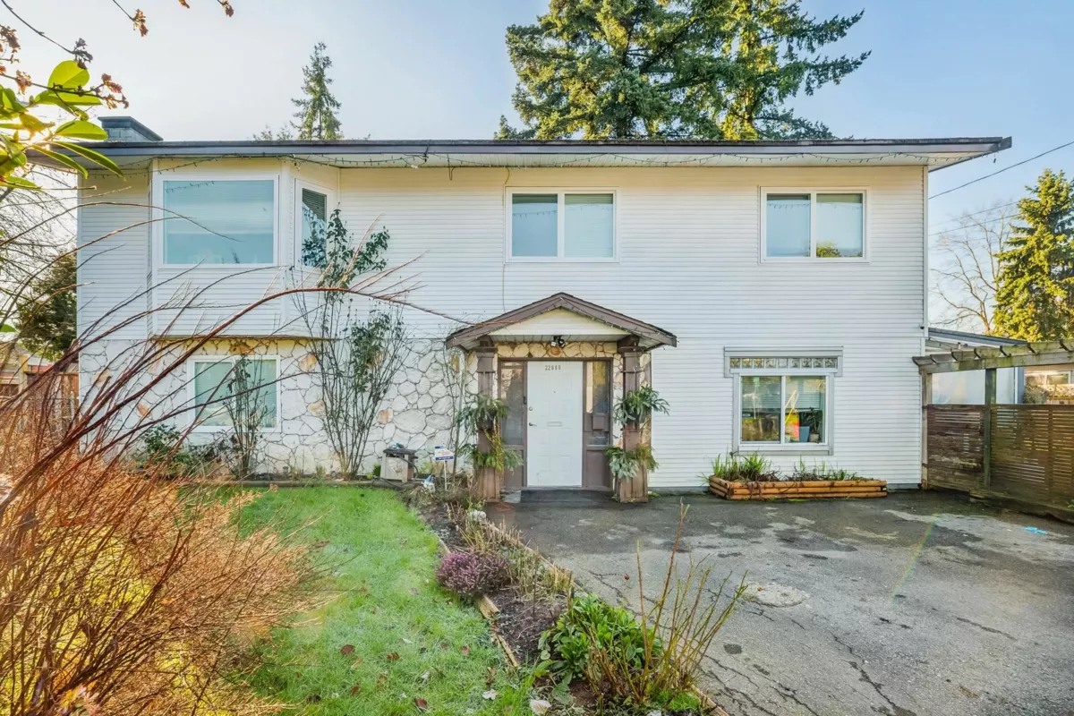 Living Room Photo of 22680 Brown Avenue, Maple Ridge, BC