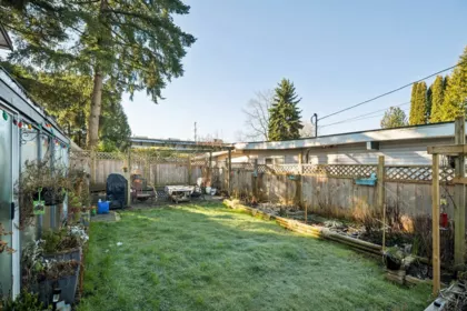 Kitchen Photo of 22680 Brown Avenue, Maple Ridge, BC