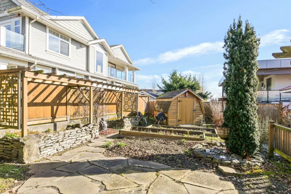 Bedroom 3 Photo of 15761 Cliff Avenue, White Rock, BC