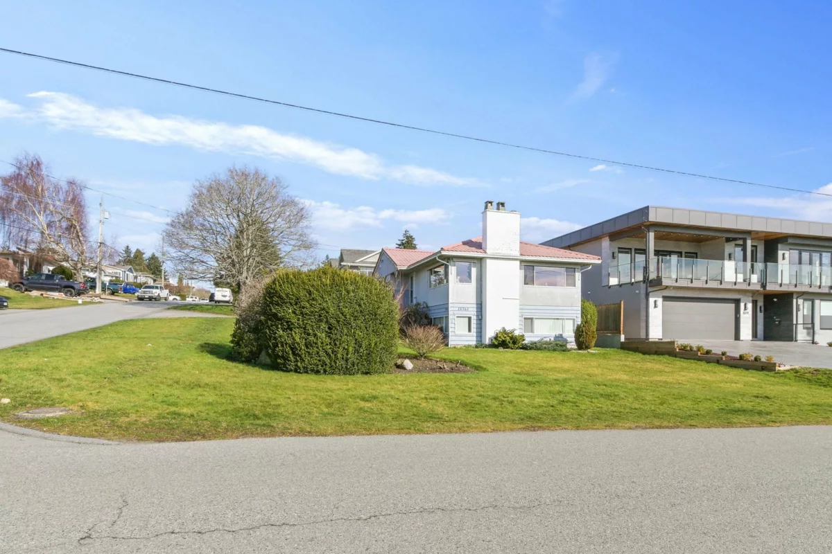 Office / Den Photo of 15761 Cliff Avenue, White Rock, BC
