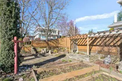 Office / Den Photo of 15761 Cliff Avenue, White Rock, BC