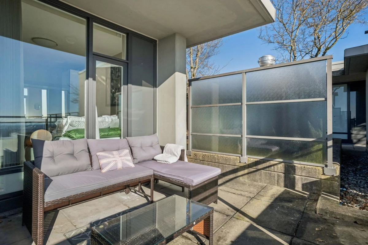 Kitchen Island Photo of 713 9009 Cornerstone Mews, Burnaby, BC