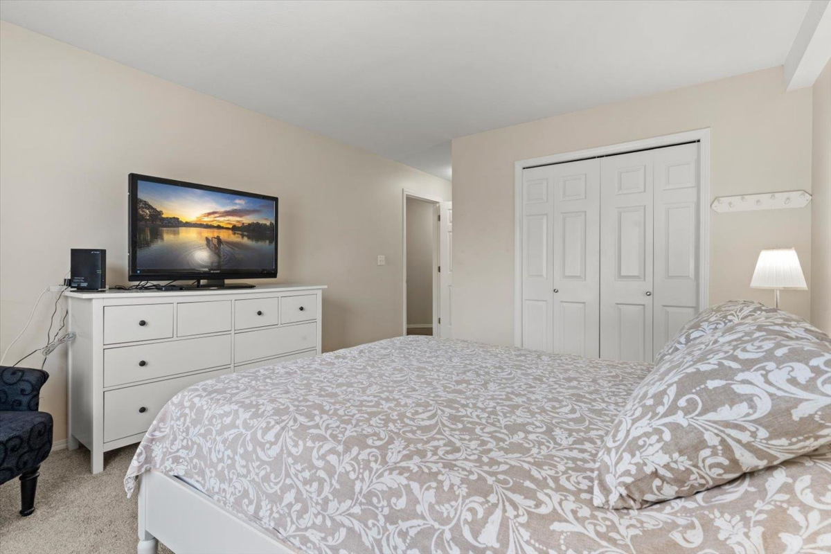 Basement Recreation Room Photo of 111 45702 Watson Road, Chilliwack, BC