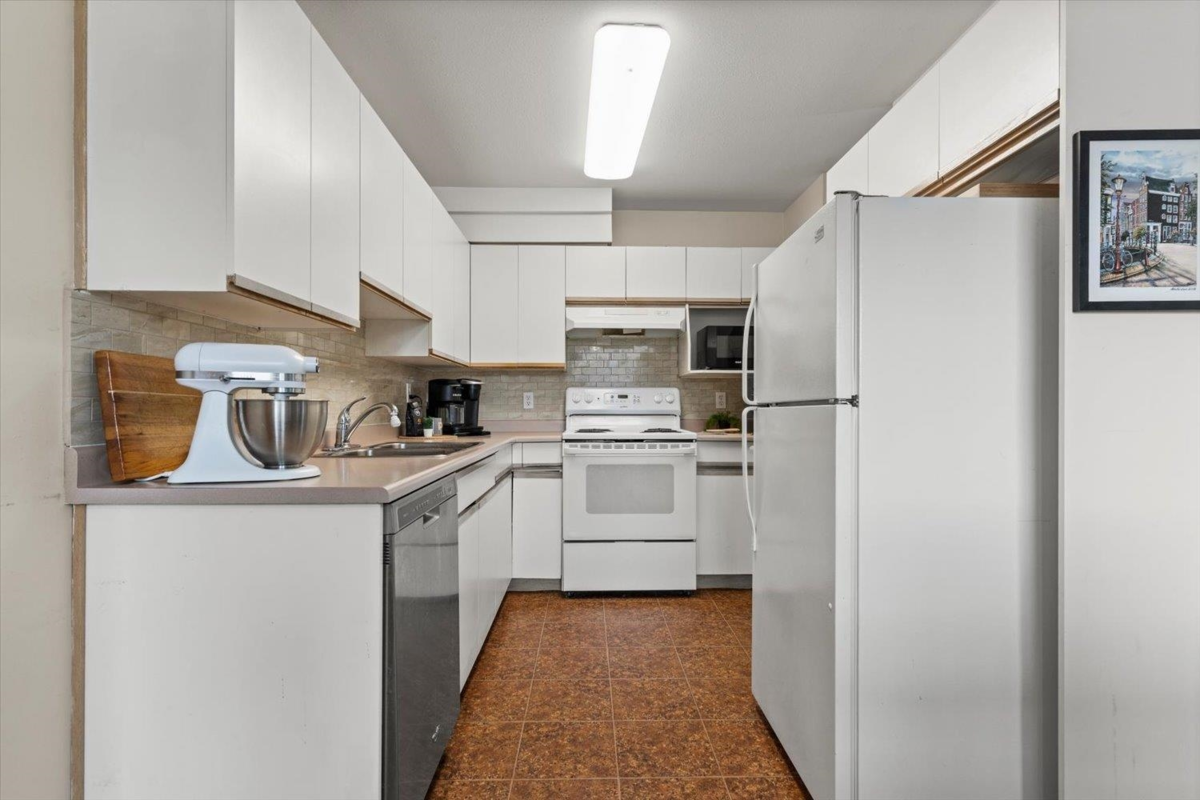 Bedroom 2 Photo of 111 45702 Watson Road, Chilliwack, BC