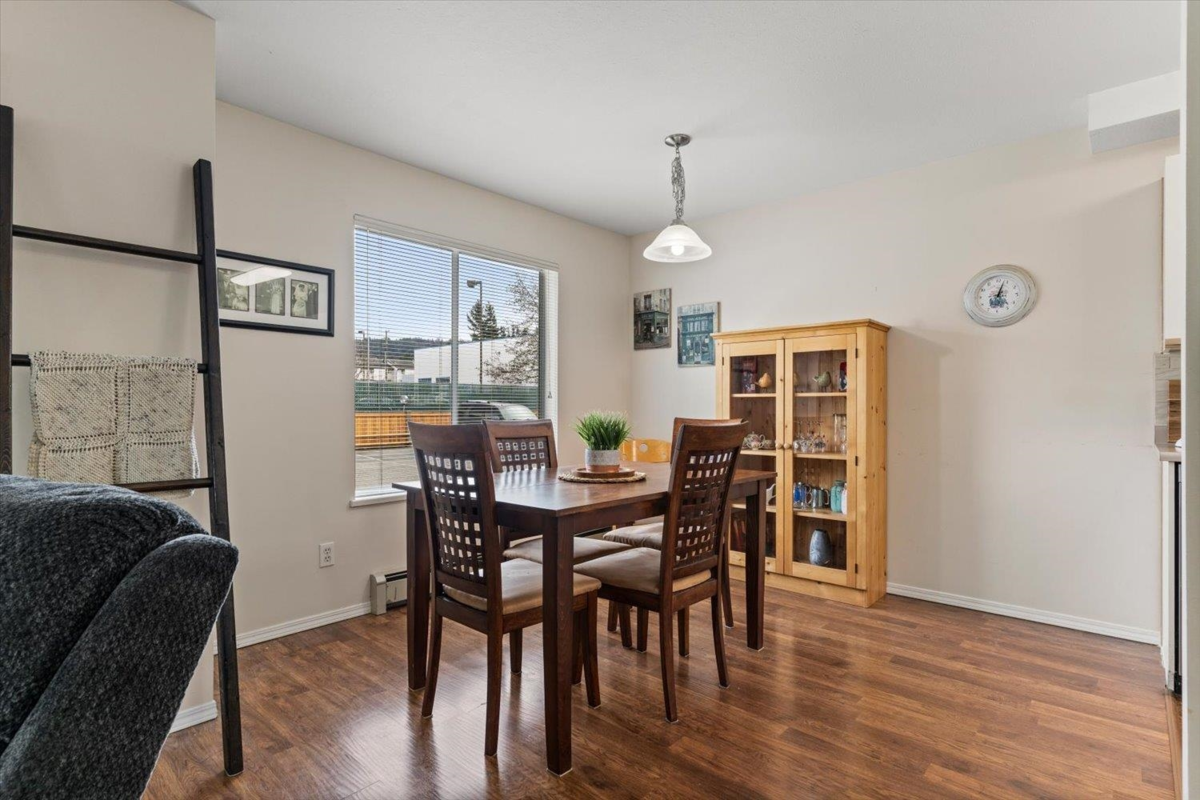 Breakfast Nook Photo of 111 45702 Watson Road, Chilliwack, BC