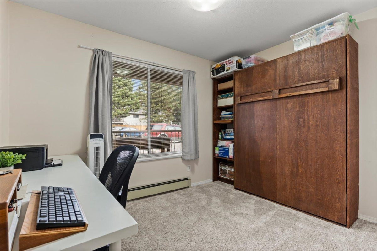 Hallway Photo of 111 45702 Watson Road, Chilliwack, BC