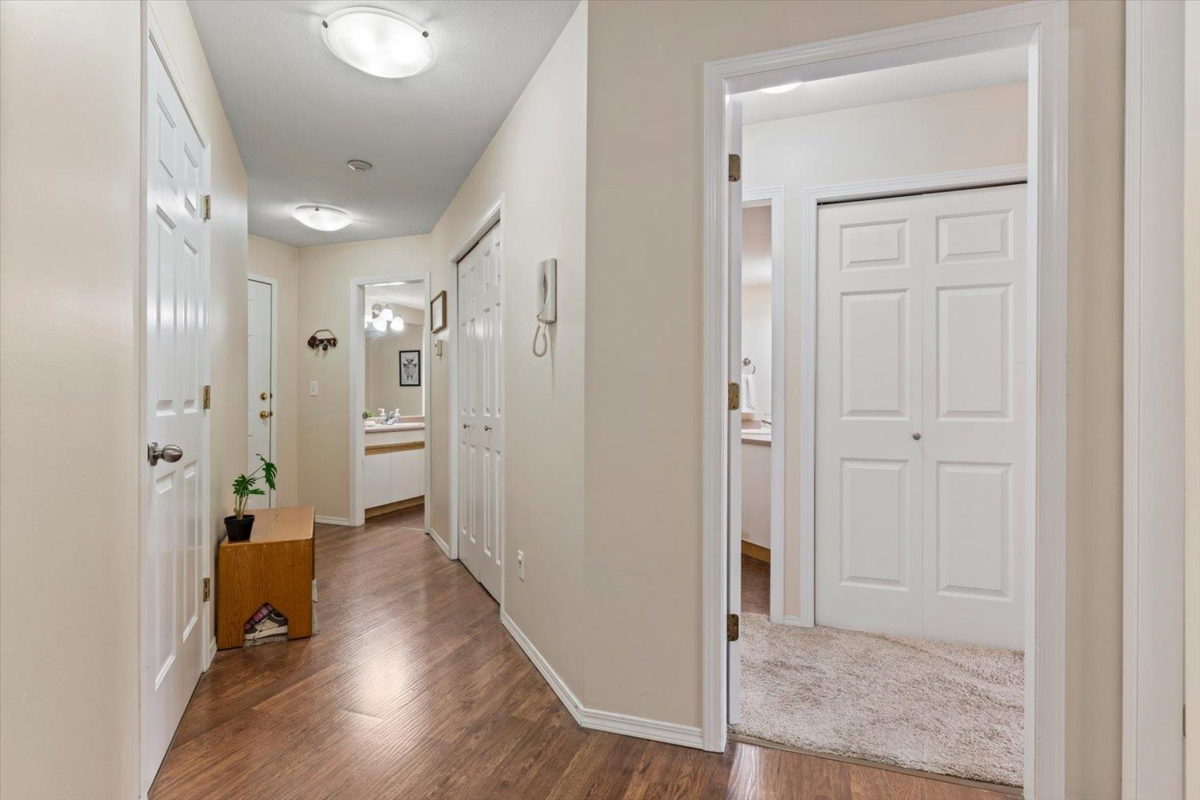 Living Room Photo of 111 45702 Watson Road, Chilliwack, BC