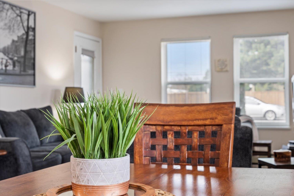 Primary Bathroom Photo of 111 45702 Watson Road, Chilliwack, BC