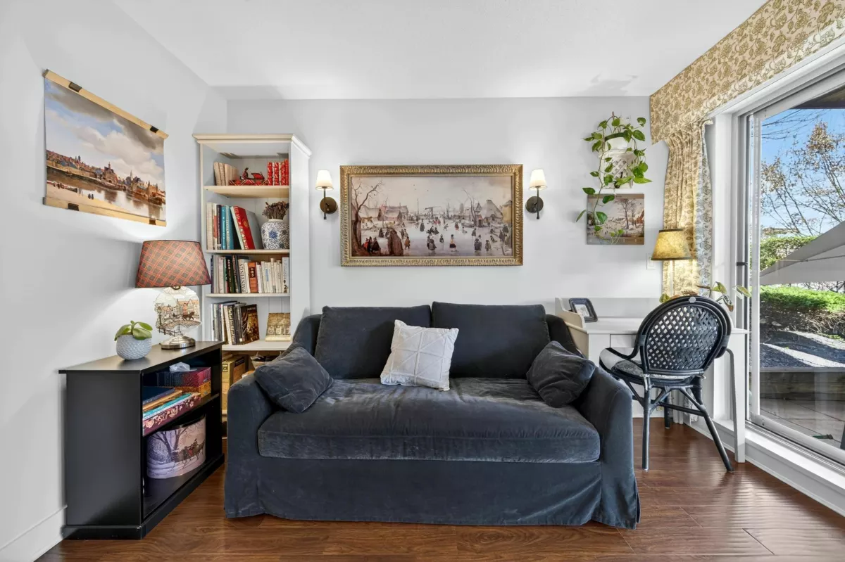 Guest Bathroom Photo of 116 500 Royal Avenue, New Westminster, BC