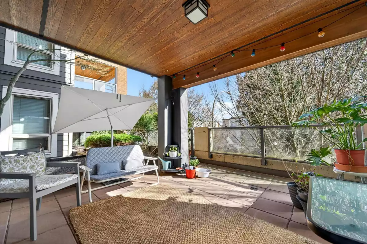 Outdoor Deck Photo of 116 500 Royal Avenue, New Westminster, BC