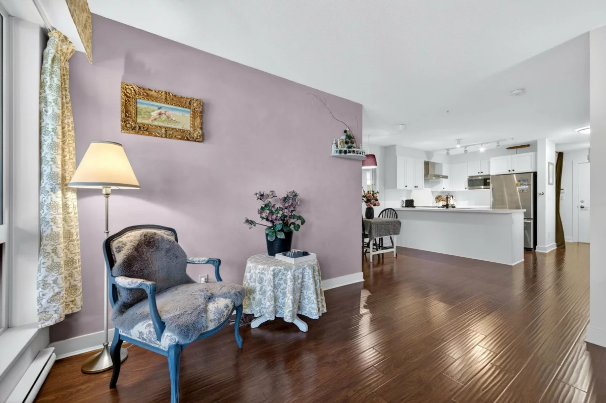 Walk-In Closet Photo of 116 500 Royal Avenue, New Westminster, BC