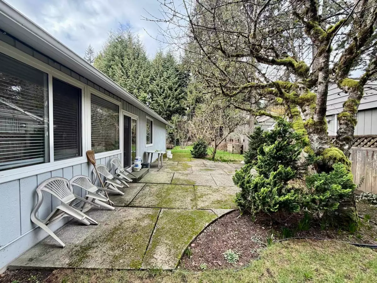 Family Room Photo of 1876 Beaulynn Place, North Vancouver, BC