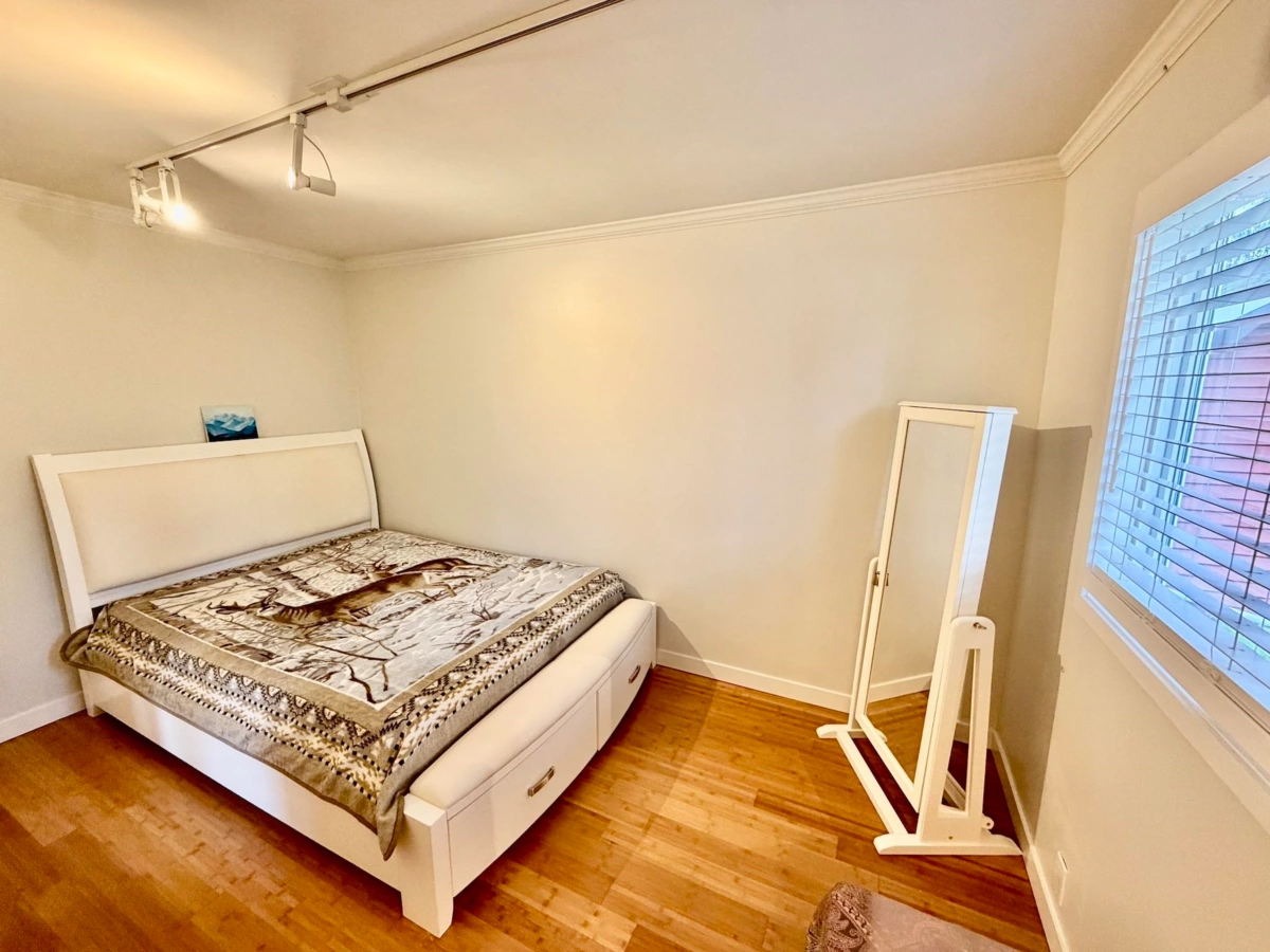 Guest Bathroom Photo of 1876 Beaulynn Place, North Vancouver, BC