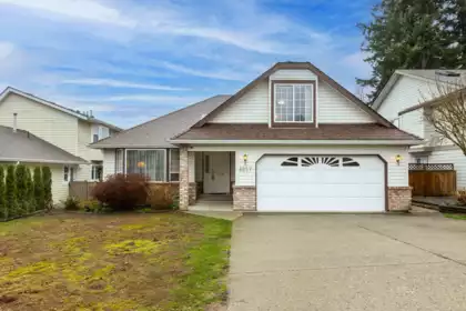 8257 Mcintyre Street, Mission, BC, Mission — Single Family Residence for sale