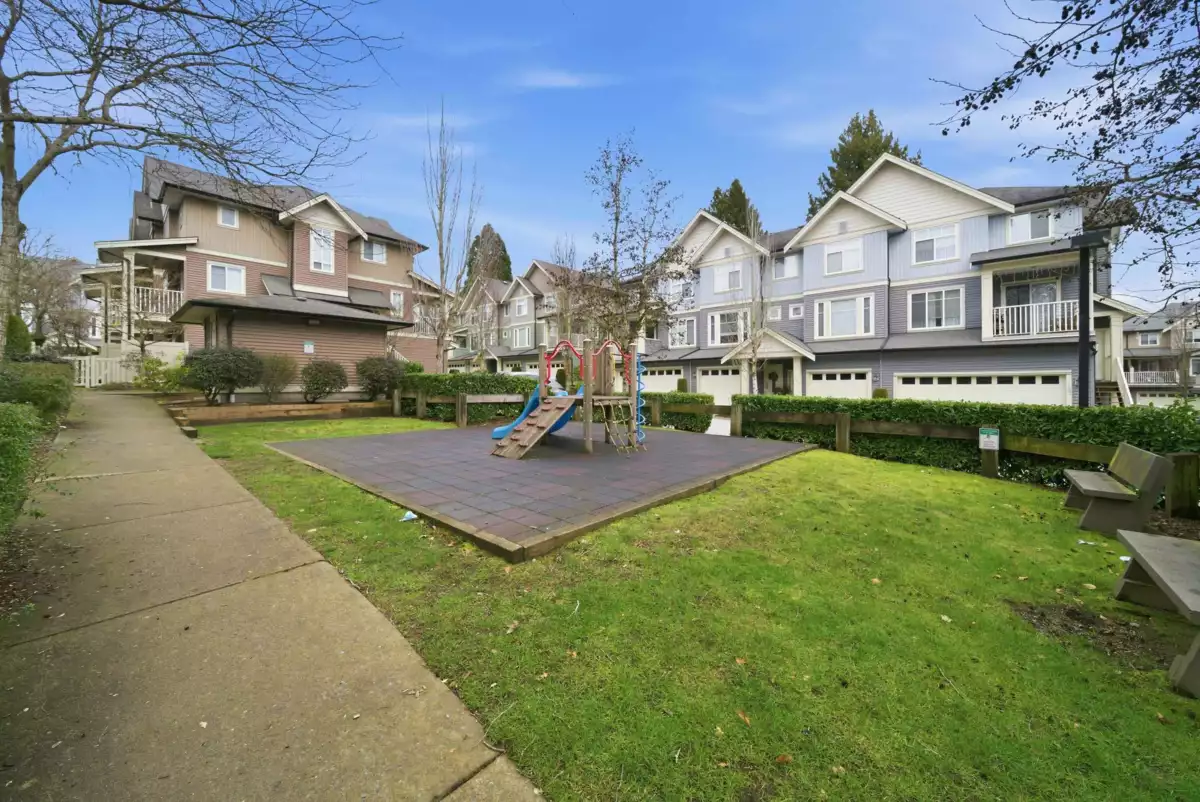 Laundry Room Photo of 38 6575 192 Street, Surrey, BC