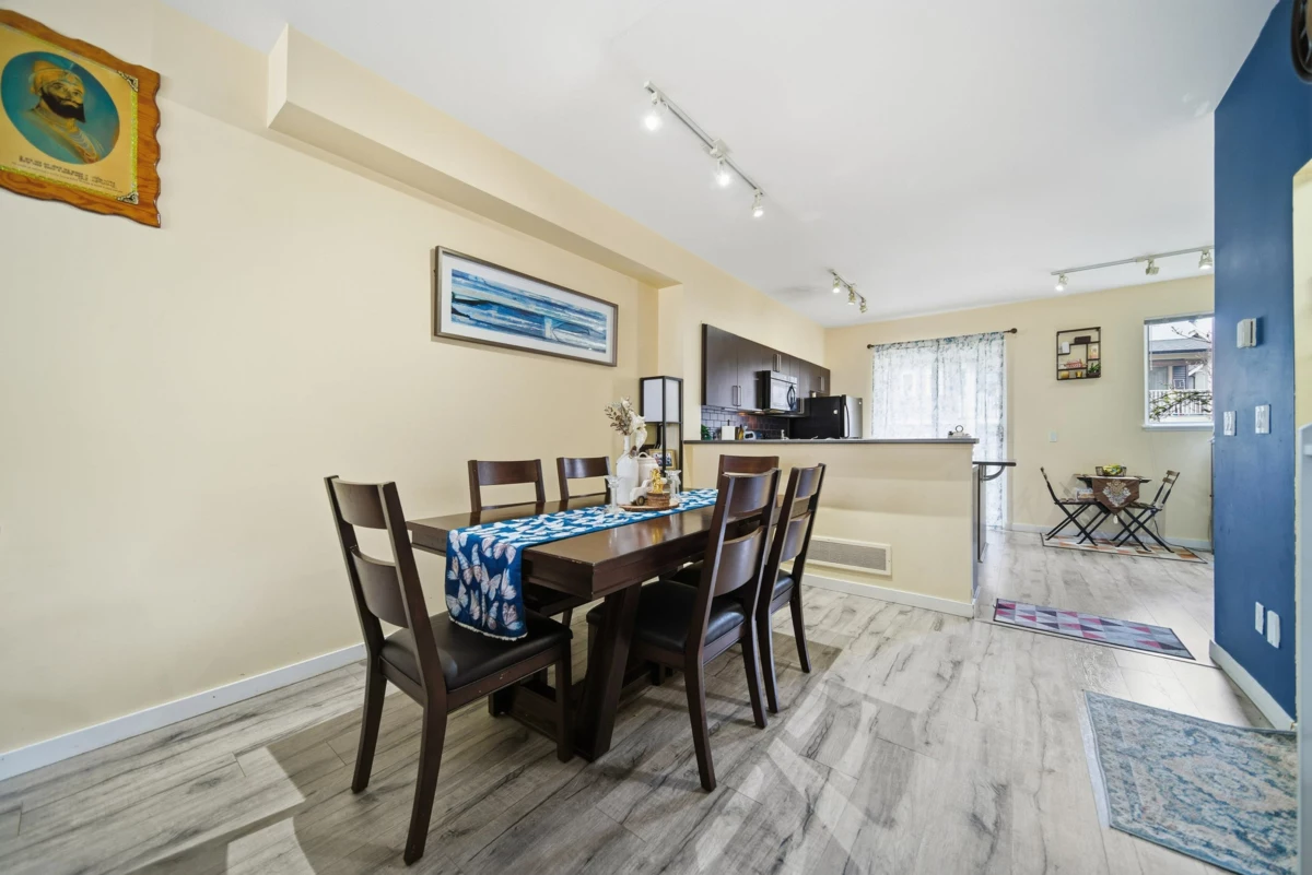 Living Room Photo of 38 6575 192 Street, Surrey, BC