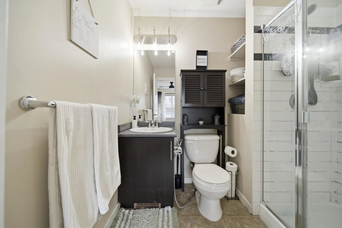 Primary Bathroom Photo of 38 6575 192 Street, Surrey, BC