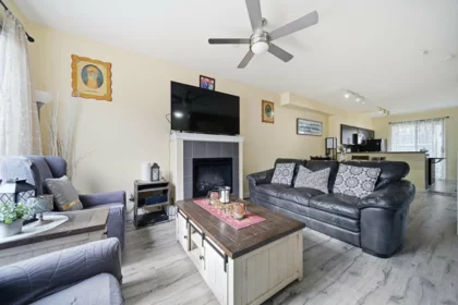 Kitchen Photo of 38 6575 192 Street, Surrey, BC