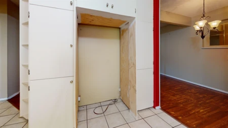 Guest Bathroom Photo of 15463 16a Avenue, Surrey, BC