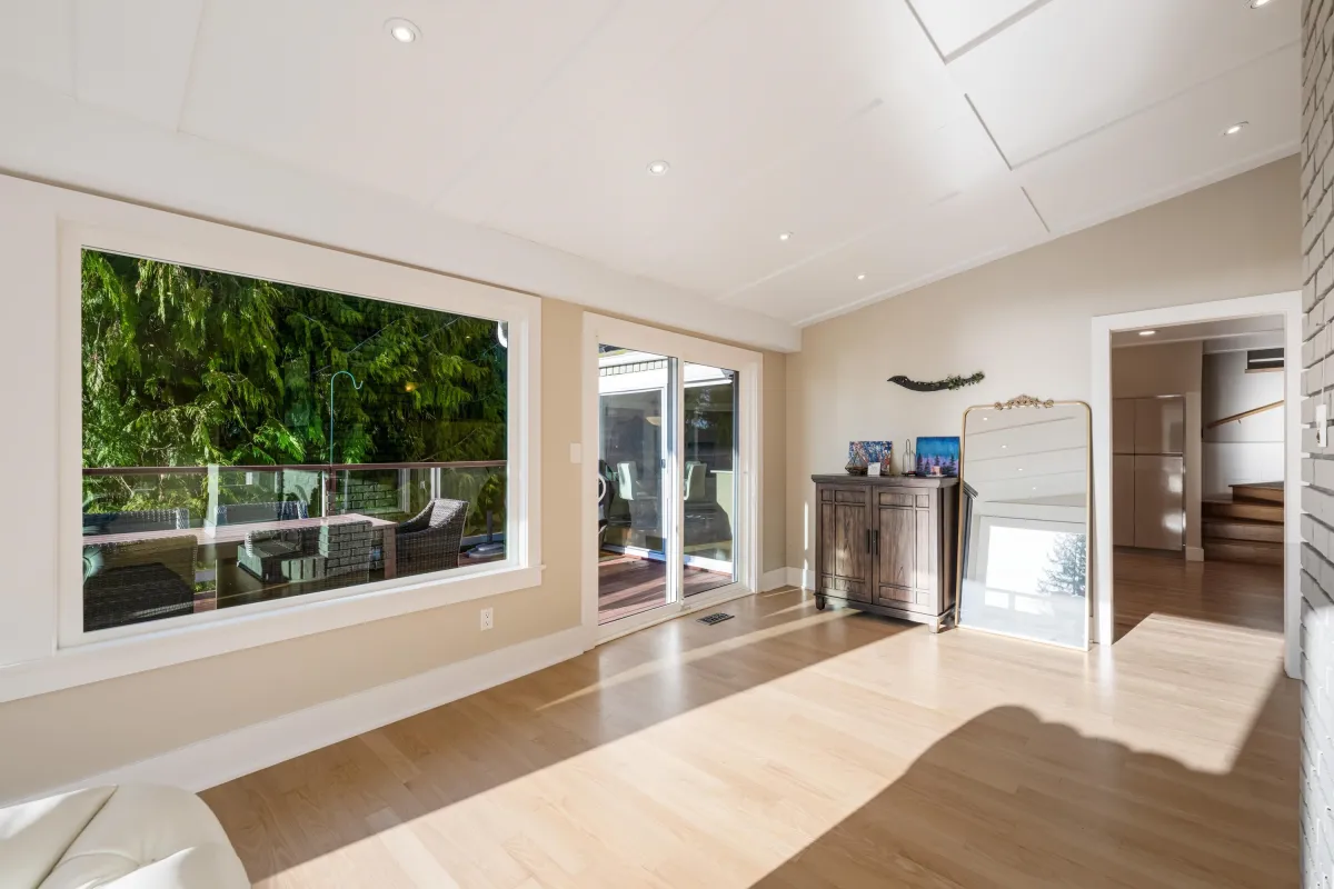 Mudroom Photo of 4721 Woodside Place, West Vancouver, BC