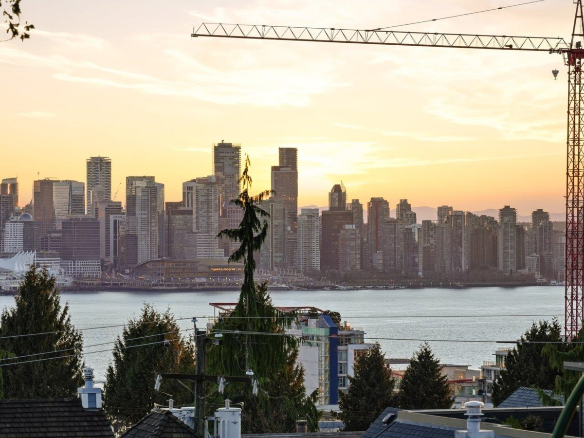 Outdoor Deck Photo of 280 E 5th Street, North Vancouver, BC