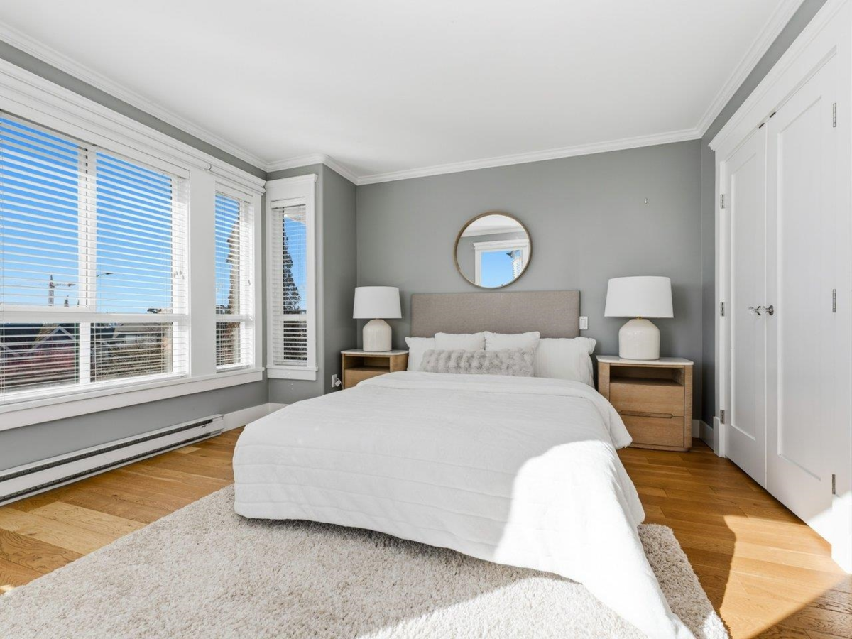 Powder Room Photo of 280 E 5th Street, North Vancouver, BC