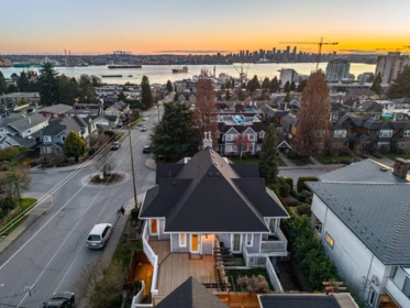 280 E 5th Street, North Vancouver, BC