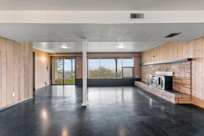 Entry Foyer Photo of 46486 Uplands Road, Chilliwack, BC