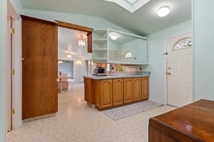 Laundry Room Photo of 46486 Uplands Road, Chilliwack, BC